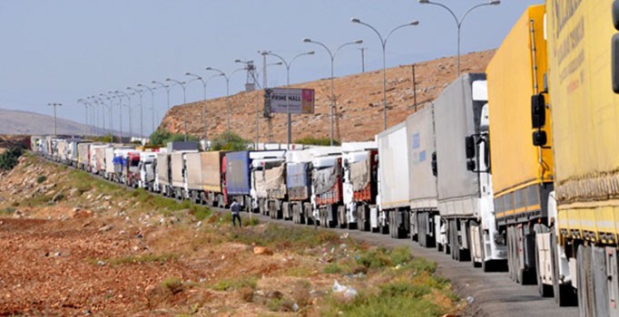 Tüfenkçi: Irak tarafındaki 10 bin kamyon Habur'dan giremiyor