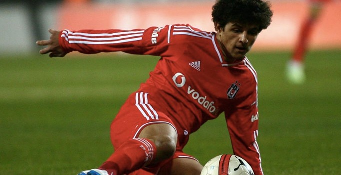 Beşiktaş'ın genç futbolcusu Eslem, ameliyat edildi