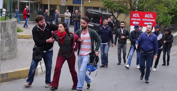 Hastane bahçesinde 4 gözaltı