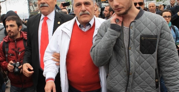 Gözaltına alınan eylemciyi CHP'li vekil kurtardı