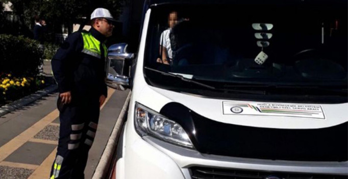 Okul servis şoförü ehliyetsiz çıktı