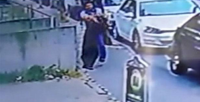 Son dakika! Ataşehir'de yolda yürüyen kadını darp eden saldırgana tahliye