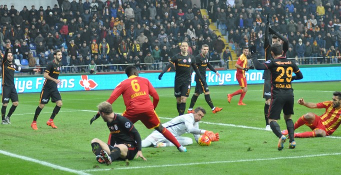Galatasaray deplasmanda Kayserispor ile 1-1 berabere kaldı