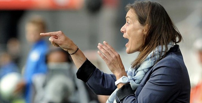 Corinne Diacre futbolda tarih yazıyor