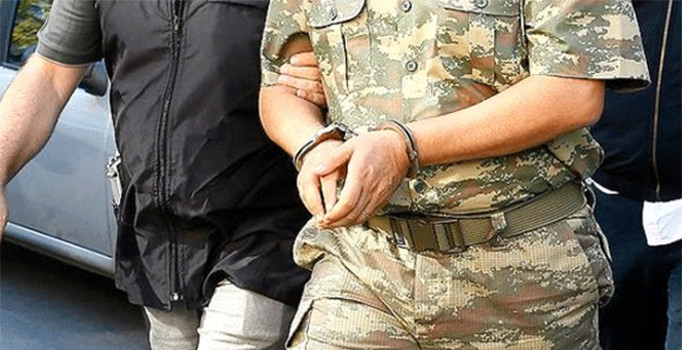 Emir astsubayı Pahsa darbenin merkezinde