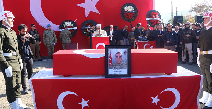 Bingöllü şehit son yolculuğuna uğurlandı