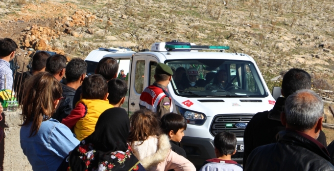 Isparta'da şehidi Piyade Sözleşmeli Er Sercan Kara'yı 10 bin kişi uğurladı