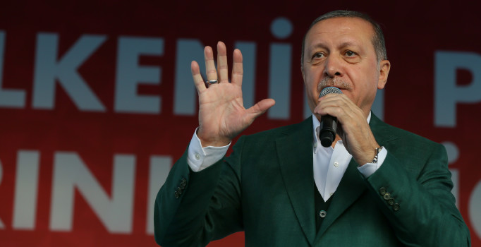 Cumhurbaşkanı Erdoğan'dan CHP'li Teczan'a sert yanıt: Diktatör kalkıp seni arar mı?