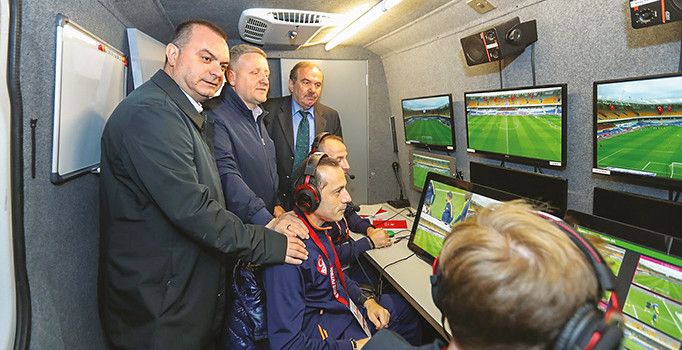 Hakemlere yeni sığınak 'VAR'