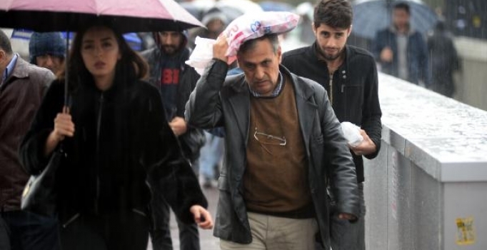 İstanbul'da yağmur etkili oluyor