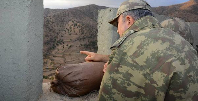 Komutanlardan "sınırın sıfır noktası"nda inceleme