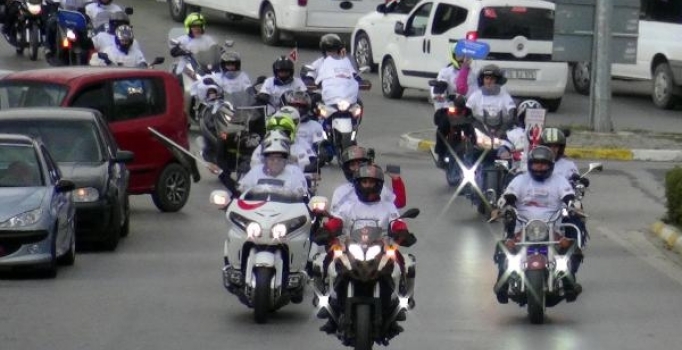 Organ bağışı farkındalığı için motosikletle şehir turu attılar