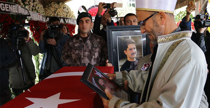 Şehit polis annesi kaygılanmasın diye "Tatile çıkıyoruz" demiş