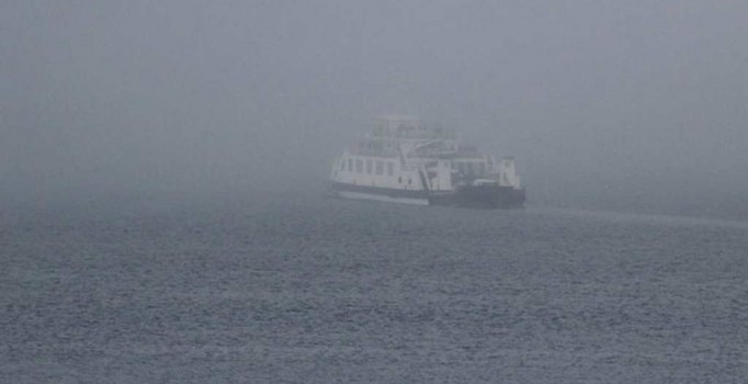 Çanakkale Boğazı'nda yoğun sis: Gemi gecişleri durdu