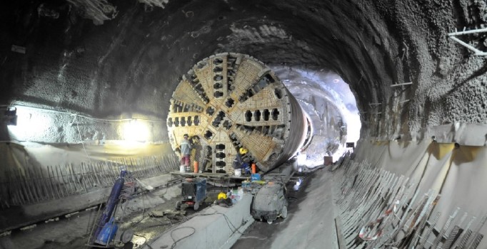 Son dakika! İBB Başkanı'ndan metro müjdesi: En geç bir ayda açılacak
