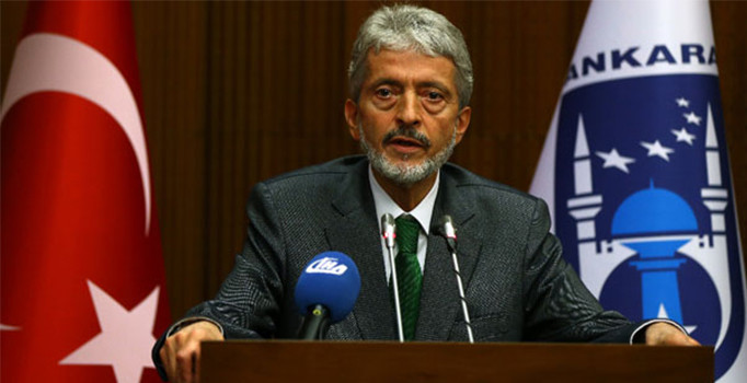 Ankara'nın yeni Başkanı Mustafa Tuna tüm bürokratların istifasını istedi