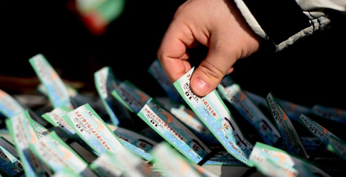 Milli piyangoyu tutturunca hayatları karardı