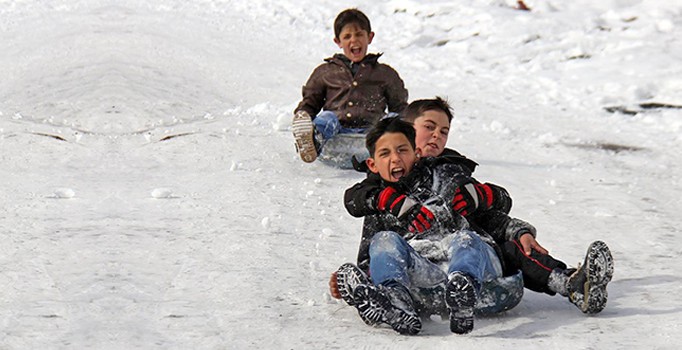 İstanbul'da okullar kar nedeniyle yarın tatil | Vali  Şahin açıkladı