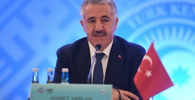 Bakan Arslan: TÜRKSAT 6A’yı 2020'de uzaya fırlatacağız