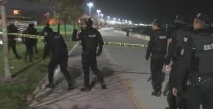 İstanbul'da kafede silahlar patladı: Yaşamını yitirenler var