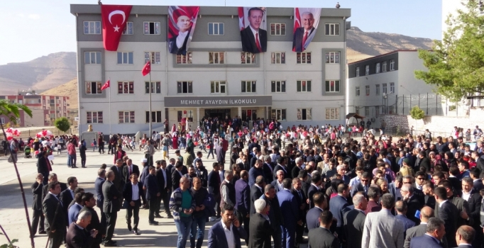 Derik'te eğitime katkı, şehit Kaymakam Safitürk'e vefa 