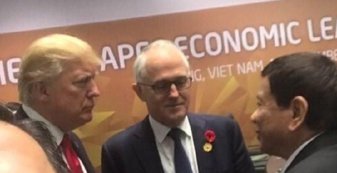 Trump ve Duterte ilk kez görüştü