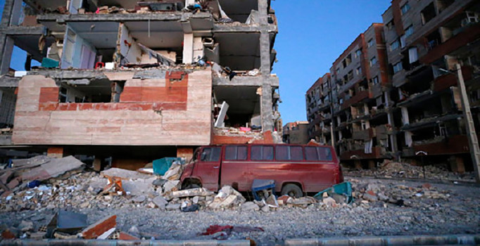 İran, deprem sonrası ilk yardımı Pakistan'dan alacak