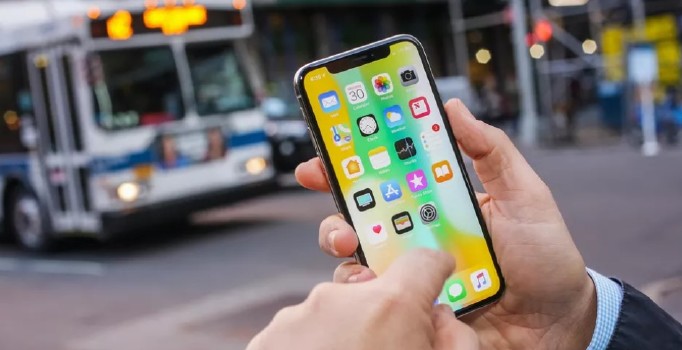 Yeni iPhone X'in ekranıyla ilgili sorunlar çıkmaya başladı