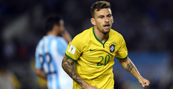 Fenerbahçe'de ilk hedef Lucas Lima