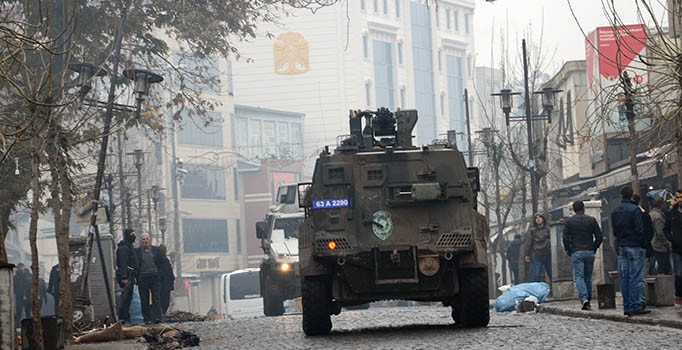 AİBÜ'de 'PKK bildirisi'ne imza atan 3 akademisyene soruşturma