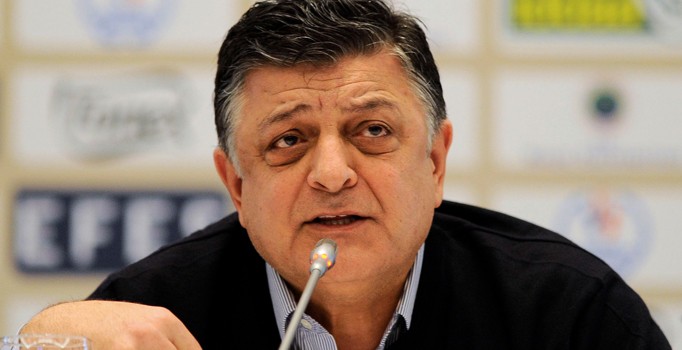 Yılmaz Vural teknik direktörlüğü bıraktı