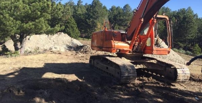 Denizli'de 3 iş makinesiyle kaçak kazıya 8 gözaltı