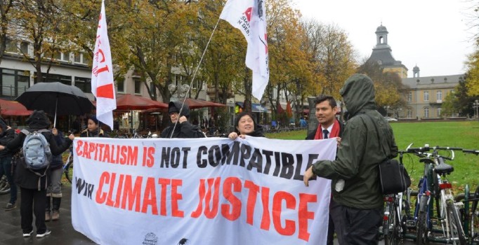 Almanya'da çevreciler, kömür santralini işgal etti