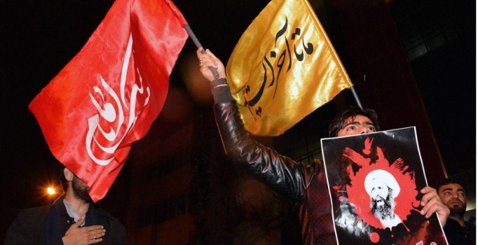 Suudi Arabistan'ın Tahran Büyükelçiliği ateşe verildi