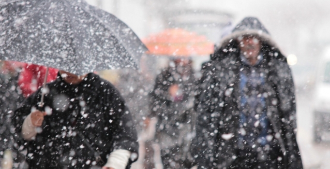 Rize ve Kastamonu'da eğitime kar engeli