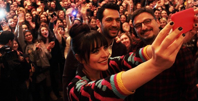 Adana'da 'Kocan Kadar Konuş: Diriliş' filminin özel gösterimi gerçekleştirildi