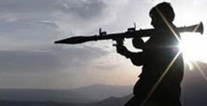 Mardin'de PKK'lı teröristler karakola roketatarla saldırdı