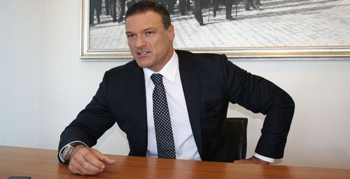 Alpay Özalan teknik direktörlük yapmaya hazırlanıyor