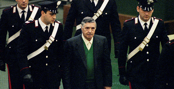 Ünlü mafya lideri Salvatore Riina hayatını kaybetti