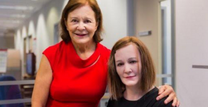 Dünyanın ilk resepsiyonist insansı robotu Nadine tanıtıldı