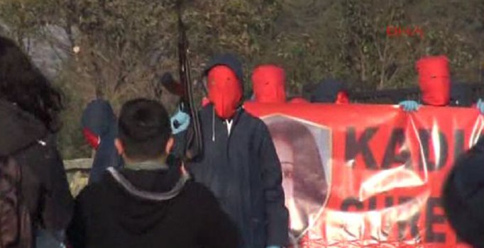 Terörist cenazesine silahlı katılan 3 MLKP üyesi Şanlıurfa'da yakalandı