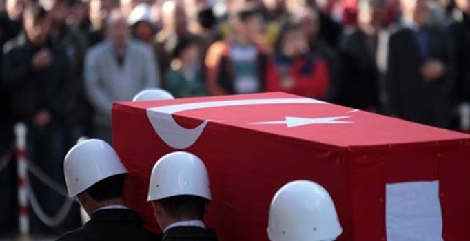 Sur'da şehit düşen uzman çavuş Kenan Karabacaklı'nın Aydın'daki babaocağında yas var