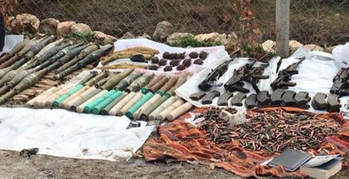 PKK köşeye sıkıştı, Dargeçit Belediyesi yetişti: Traktör römorkunda Zagros ve Kanas