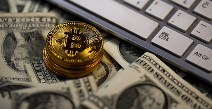 Bitcoin 10 bin dolara dayandı