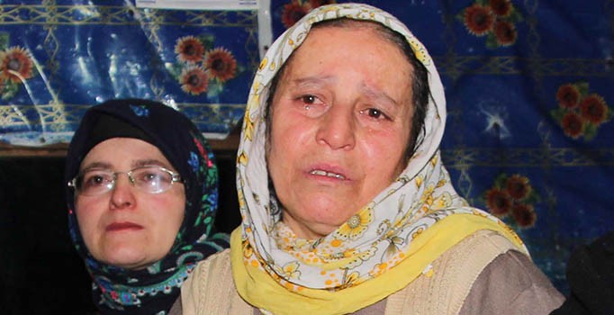 Şehit Nuh Özdemir'in annesi oğlunun çorabını elinden bırakmadı