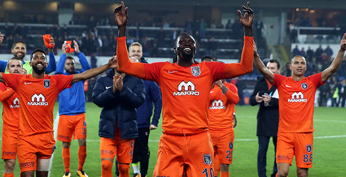 Adebayor’dan Galatasaray’a ikinci kez hat-trick