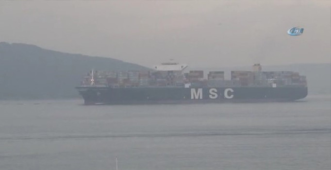 Dev gemi Çanakkale Boğazı’ndan geçti