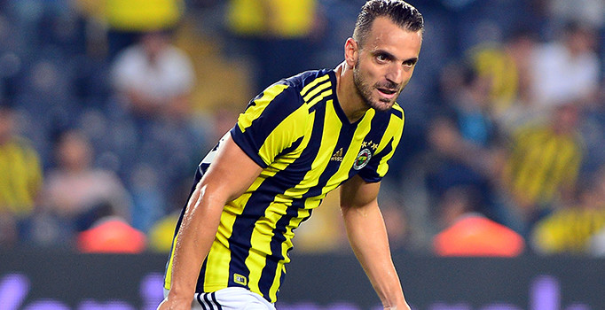 Soldado maça damgasını vurdu!