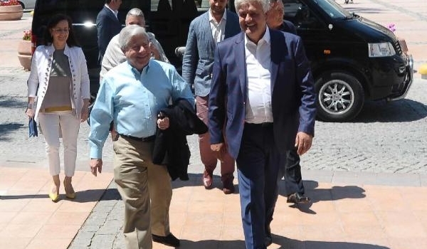 Çeşme'nin belediye başkanlığı için nasıl aday olabilirim?