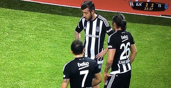 Tümer Metin’in giydiği Beşiktaş forması ortalığı karıştırdı